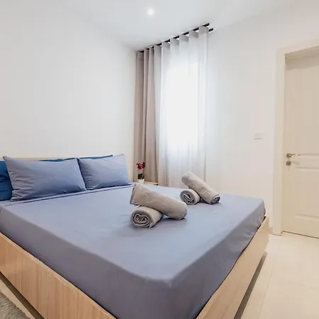 Stylish Sea-view Penthouse In The Heart Of Σλιέμα