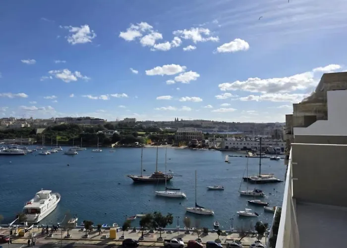 Stylish Sea-view Penthouse In The Heart Of Sliema