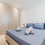 Stylish Sea-view Penthouse In The Heart Of *