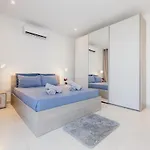 Stylish Sea-view Penthouse In The Heart Of Apartamento
