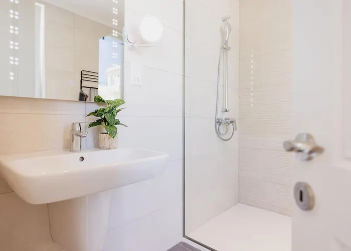 Lejlighed Stylish Sea-view Penthouse In The Heart Of